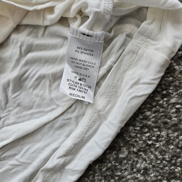 Blue blush twist hem ss white top, medium - Picture 4 of 4